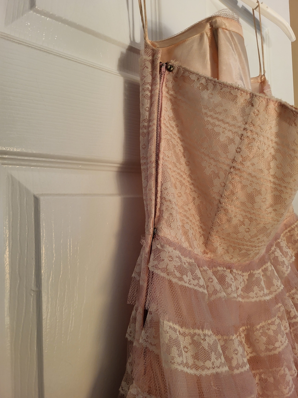 Blush Pink Vintage Lace And Tulle 1950s Strapless Dress - Picture 11 of 13
